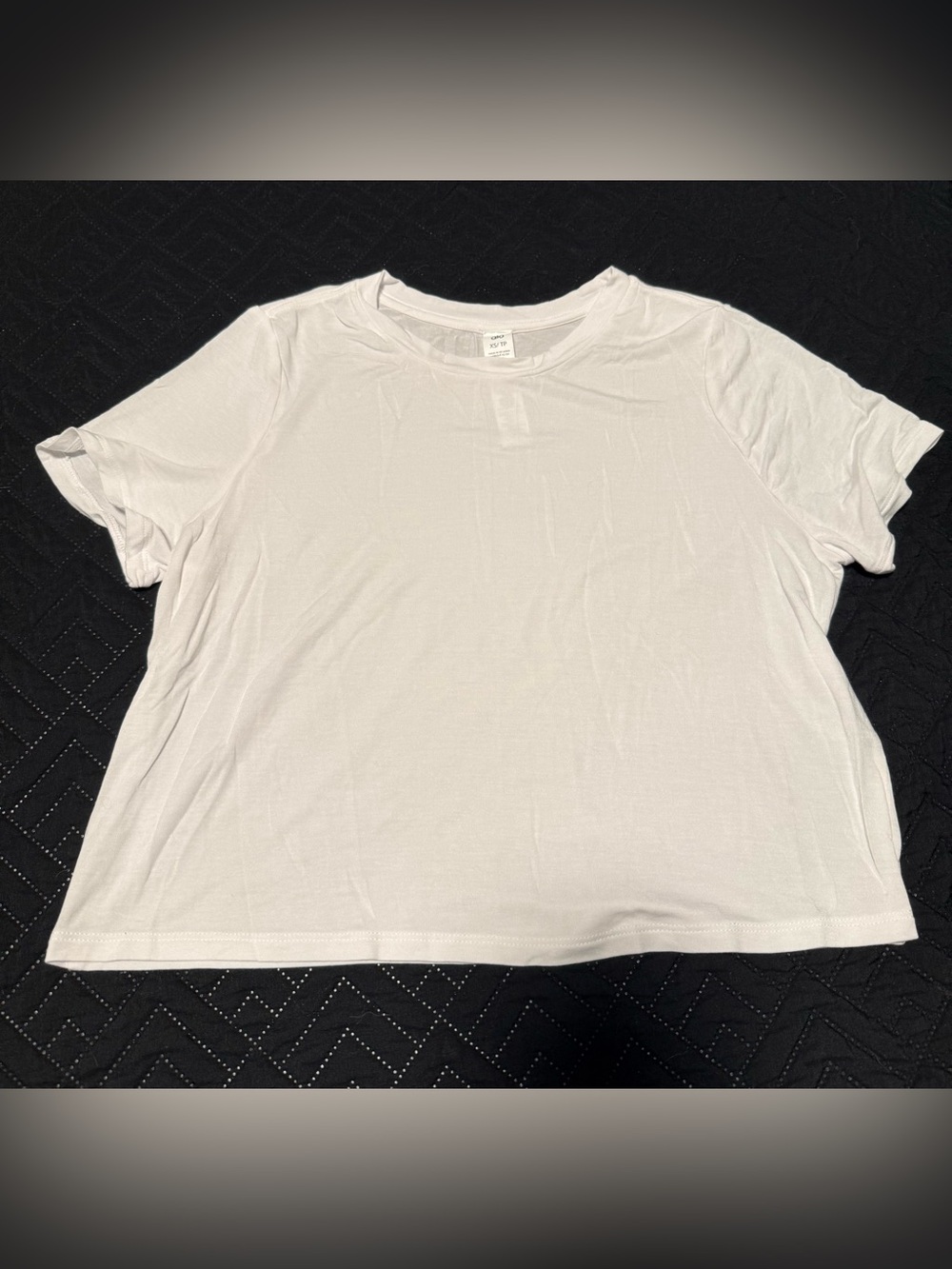 NWOT! Alo White Sheer Cropped Tee